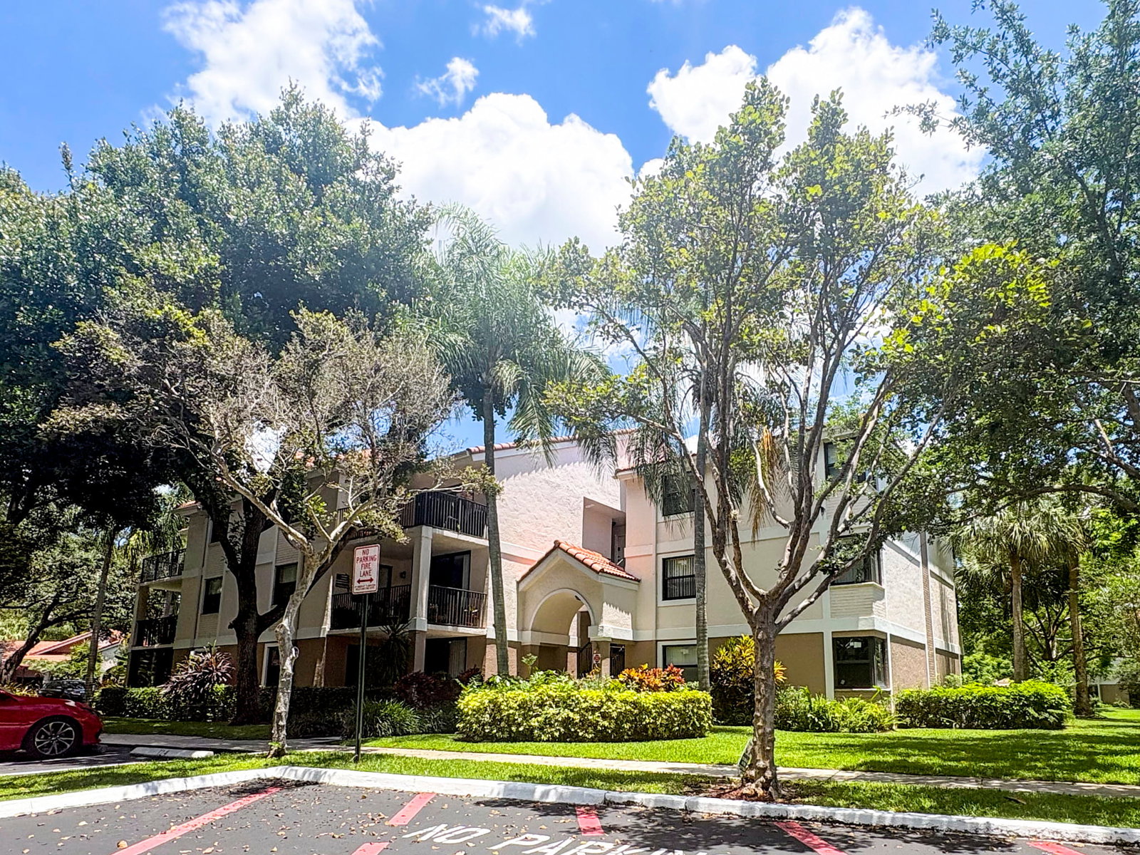 Grand Marquis Condo